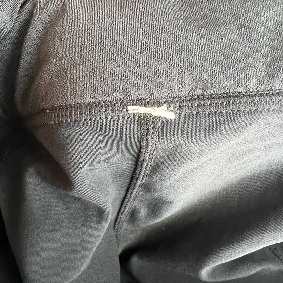 Lululemon rare black skirt size 6 - Picture 12 of 12